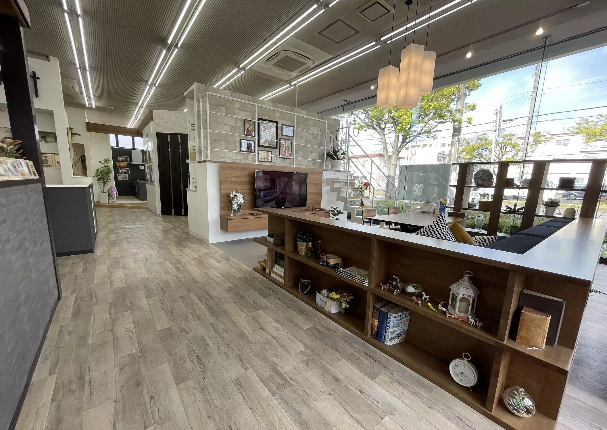 showroom-main-images