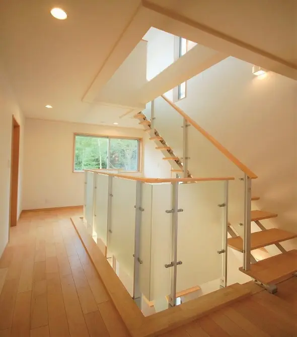 スケルトン階段デザイン画像4-千葉市の完全自由設計住宅販売会社-ウィッシュホーム株式会社